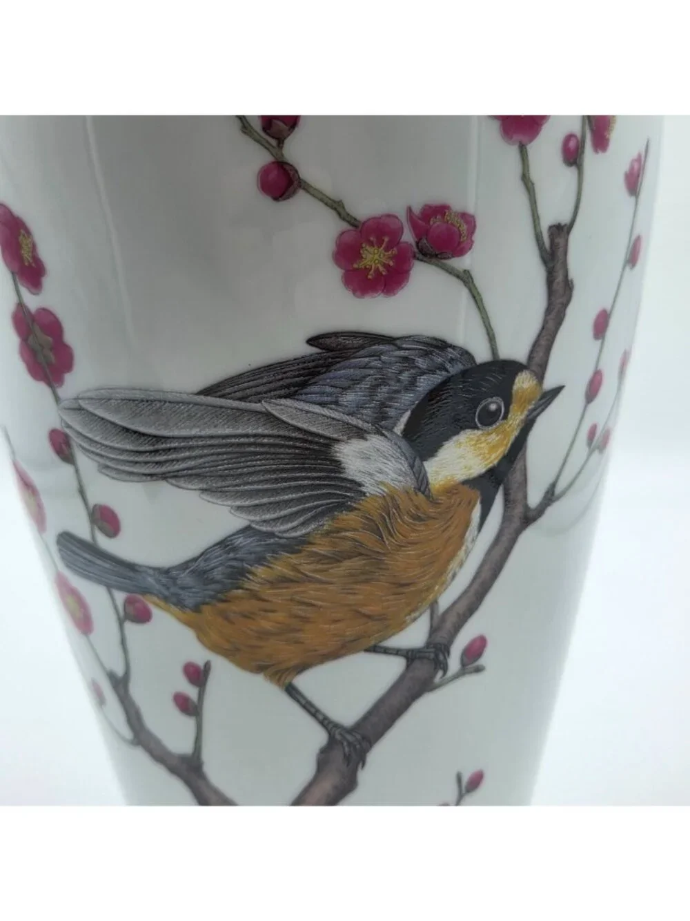 Franklin Mint Wild Birds by Ryu Heralds of Spring Chickadees Vase